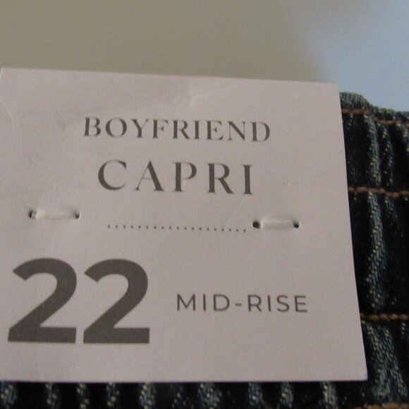 NWT Lane Bryant Boyfriend Capri Jeans Women Size 22 Mid Rise Denim Elastic Waist - Picture 8 of 11